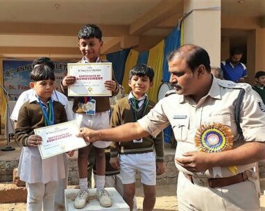 Students felicitated by Police Head